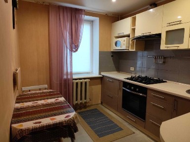 Оренда затишної 2-кімнатної квартири в центрі - офіційний договір