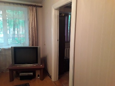 2 кімн Металл оайон 1 поверх, з меблями і технікою