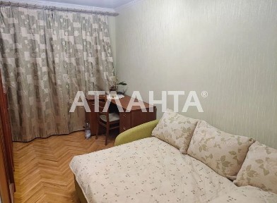 Продаж трикімнатної квартири на Сихові