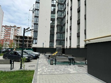 продам 1 кім з частковим ремонтом Пасічна