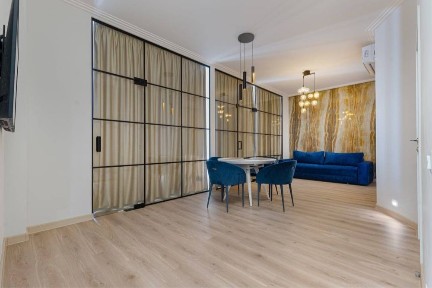  <a href='/newbuilding/1219/view/morskaa-simfonia'>Морская симфония</a>. Мореходный переулок 2/2.Посуточно. От хозяина.