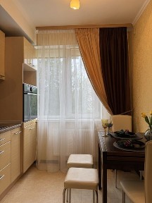 Трикімнатна з ремонтом в ПЗР