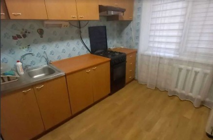 2 кім 53 м2 в багатоповерхівці ЖИТЛОВИЙ стан район ТОПОЛЬ (718796)