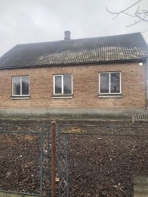 Продаж цегляного будинку