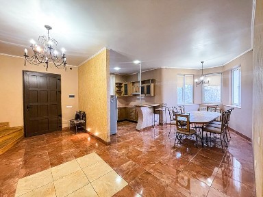 Продається будинок. Р-н вул. Сторожинецька