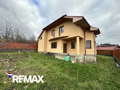 Земельна ділянка з недобудовою, Червениця