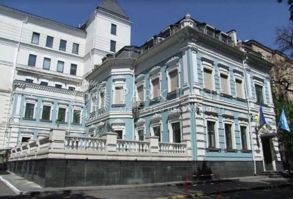 Комерція, офісна будівля в центрі Києва, є бомбосховище