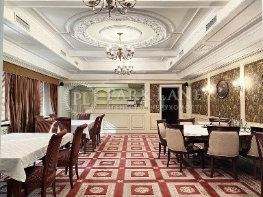 Будівля, центр міста під резиденцію посольство іноземне представництво