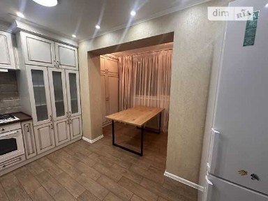 3-кімнатна квартира 93 м², євроремонт, меблі та техніка