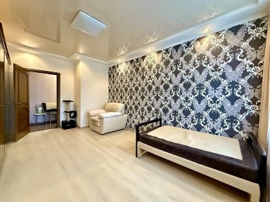 Продам 2-х кімнатну квартиру, Центр міста