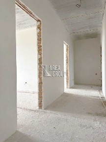 Продається остання 2-кімнатна квартира у збудованому будинку.