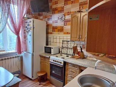 В центре Чугуева продам 2х ком. квартиру