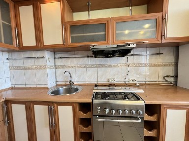 продам трикімнатну квартиру готову до проживання