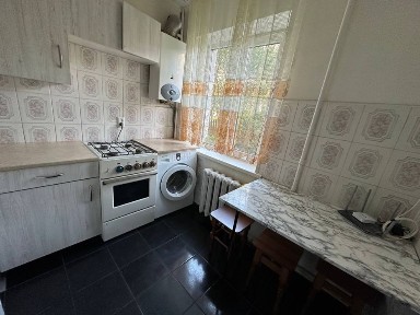 Здається в оренду 2 кімнатна квартира