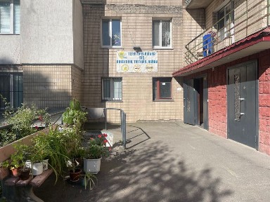 Недороге окреме приміщення на першому поверсі