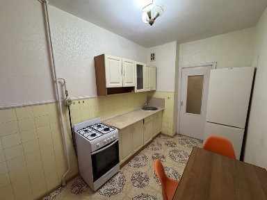 Київ, Печерський, вулиця Михайла Омеляновича-Павленка 13