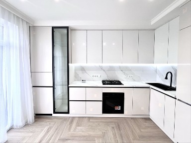 Продаж елегантної 2-кім у Центрі