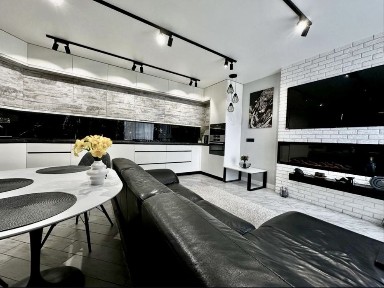 Стильна Євро 3-кімнатна квартира з дизайнерським ремонтом. Власник!