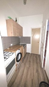 • Здається квартира в довгострокову оренду