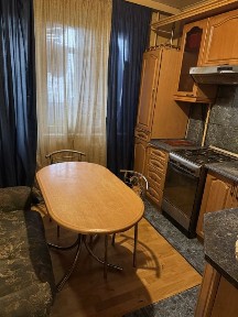 Дво кімнатна квартира у тихому районі!