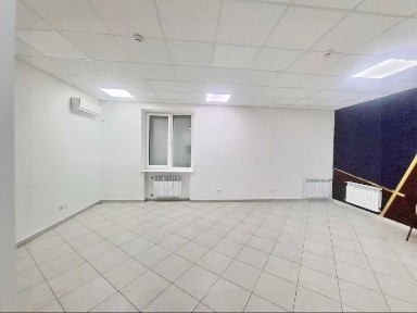 Здам в оренду приміщення, центральний ринок, 1 пов., окремий вхід, 37,8м2