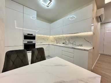 Двохкімнатна квартира з ремонтом, меблями! Центральний парк