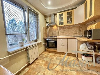 3 кімн. квартира, (вул. Сагайдачного, 1) 3/9пов.