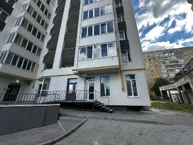 Оренда приміщення на вул. Бережанська 56 (Сихів). 39кв. м.