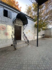 Продається 2-х поверховий добротний будинок. Центральний район.