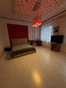 Продам 1 комнатную квартиру в кирпичном спец. проекте- 53 кв. м -ремонт