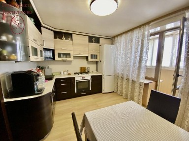 Сертифікат/Продаж/ 3-х кімнатної квартири/ автономне опалення/центр