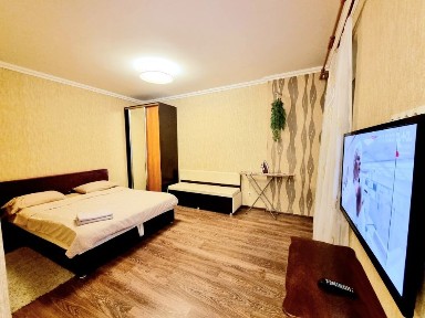 Погодинно, подобово на Шумського, 5. Березняки. Будинок на генераторі