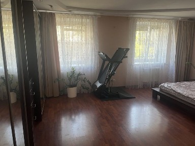 Продам квартиру з Автономним опаленням на Металургів