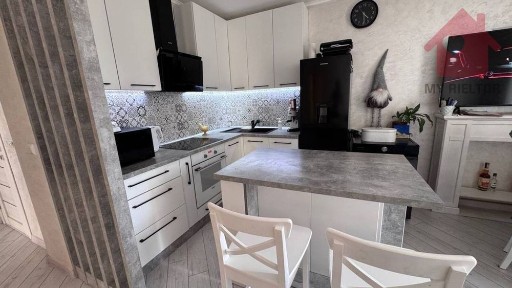 Продаж двокімнатної квартири по вул. Гвардійська