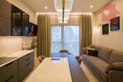 Продаж трикімнатної квартири по вул. Собранецька