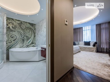 Продаж 4к квартири 180 кв. м на вул. Болсуновська 2 • ID 33798339