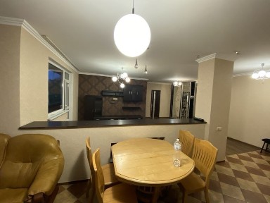 Оренда квартири на вул. Караджича