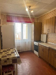 Здається 3 кімнатна квартира