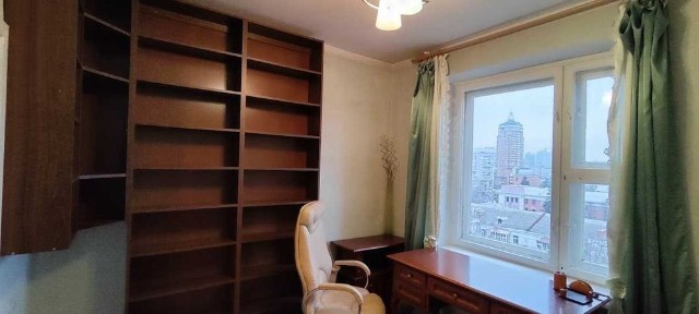 м. Печерськ, Звіринецька, Центр, світло завжди є, без комісії, видова!