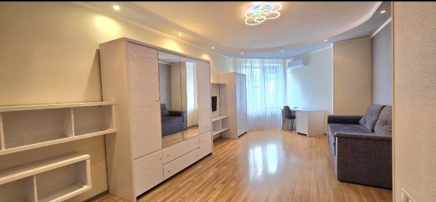 Здам велику 1но кімнатну квартиру з видом на річку