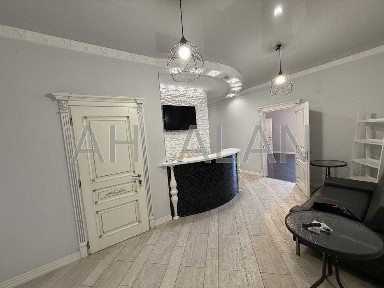 Здам офісне приміщення по Тичини Павла. Березняки