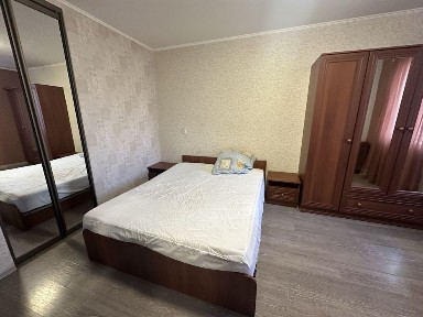 Здам в центрі 2 км квартиру вул. Незалежності