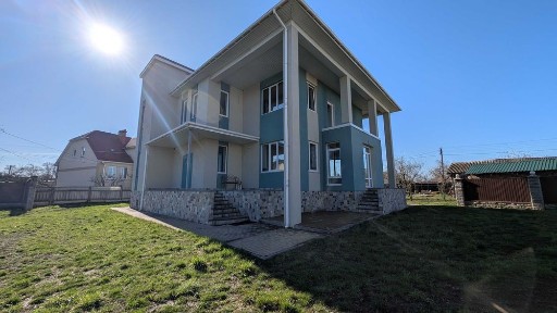 Новий ексклюзивний будинок в центрі міста Прилуки