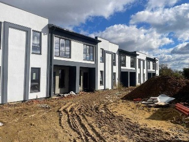 ТАУНХАУСИ в 5 хв від міста