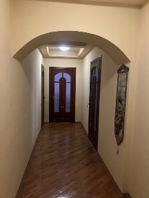 Продам крупногабаритну квартиру на Ближньому замості