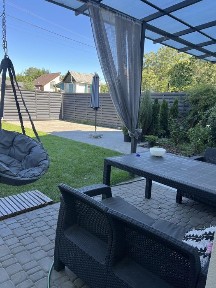 Продаж танхауса біля метро Лівобережна, русанів. сади ( є генератор)