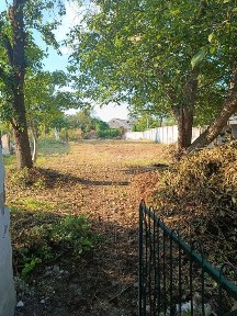 Продам 1/2будинку та земельну ділянку 7сот. в Броварах.