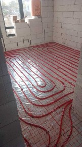 Будинок у центрі Дмитрівки на 8 сотках із запущеним опаленням