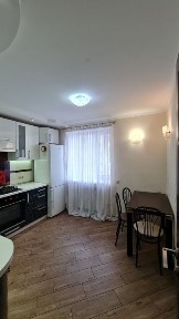 Продаж 2-кімнатної квартири по вул. Першопрохідців, 3