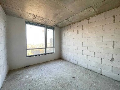 Комфортна квартира з двома окремими кімнатами та кухнею-студією